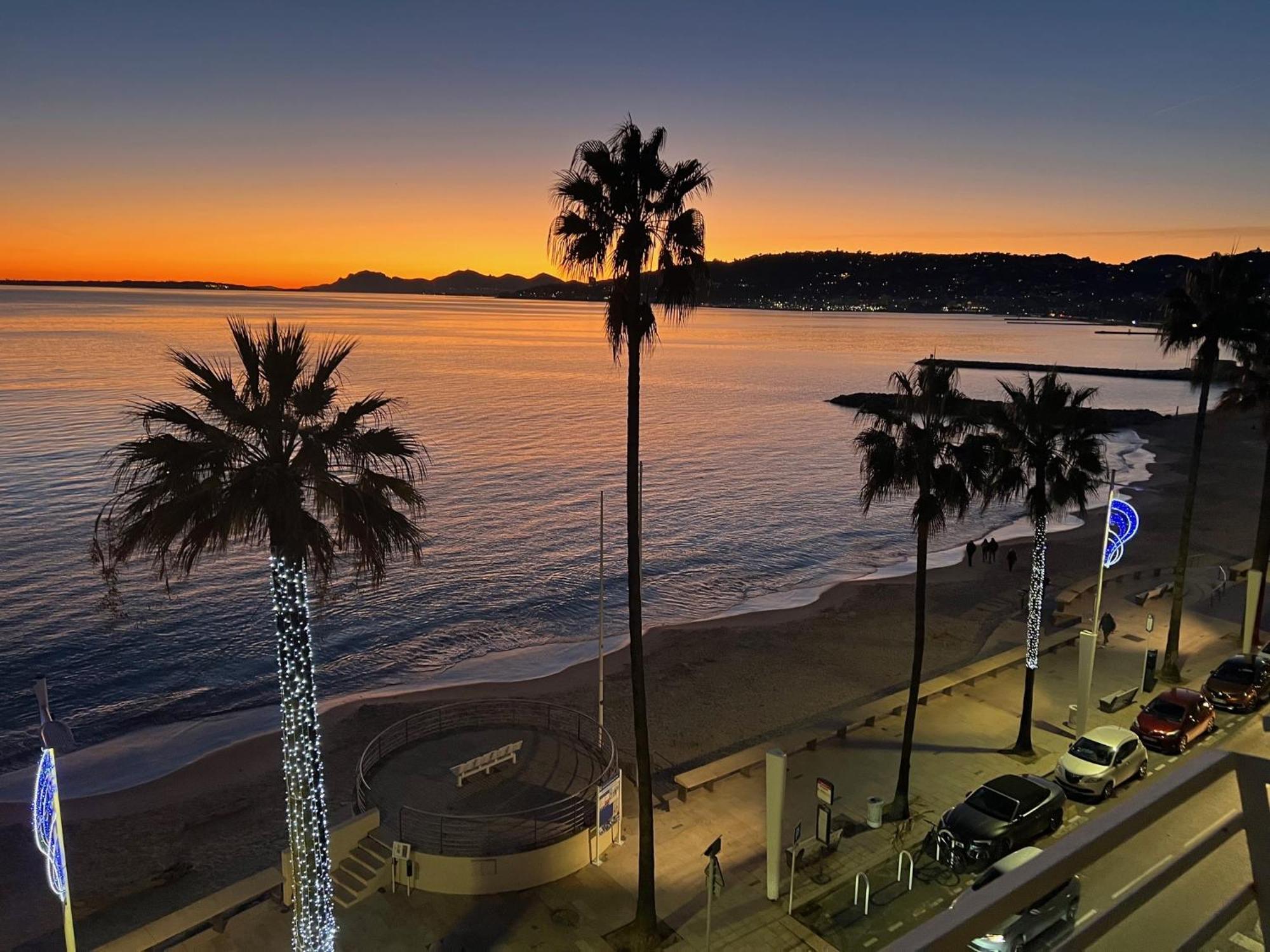 Residence Le Soleil Juan-les-Pins Exteriör bild